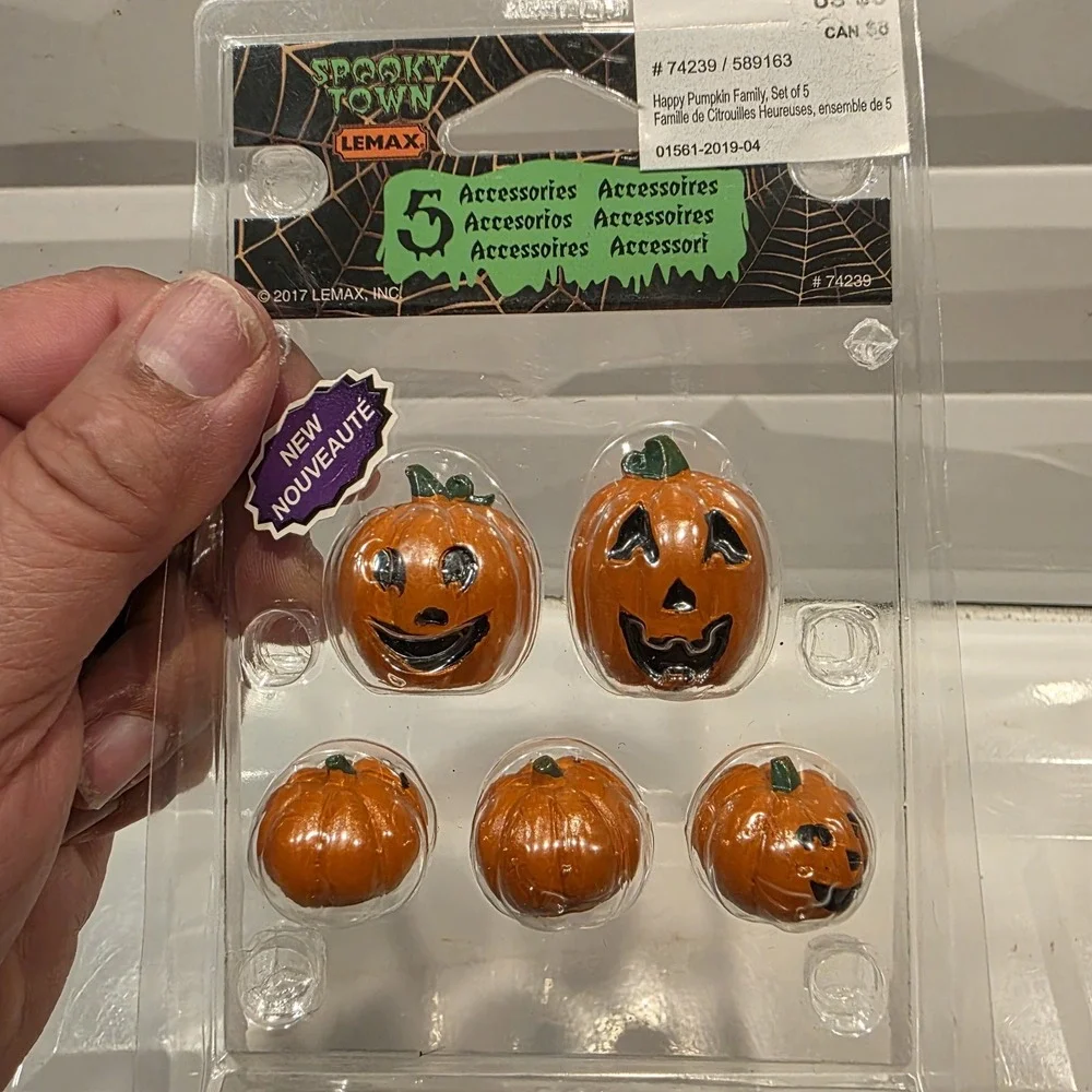 2015 Lemax Haunted Birdhouse W/ Black Cat #64051 & Pumpkins #74239 NIP‎